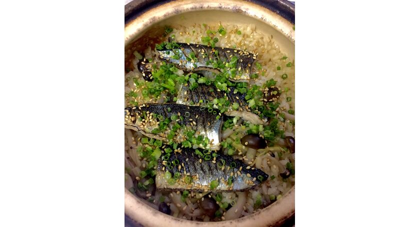 新秋刀魚の土鍋炊きこみご飯